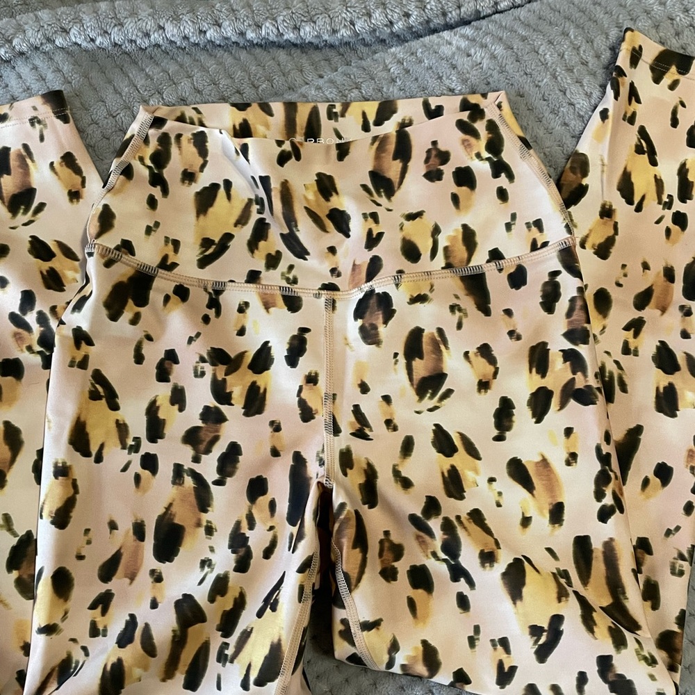 NWOT Carbon38 fashion sports leggings. Size Small - Picture 6 of 9